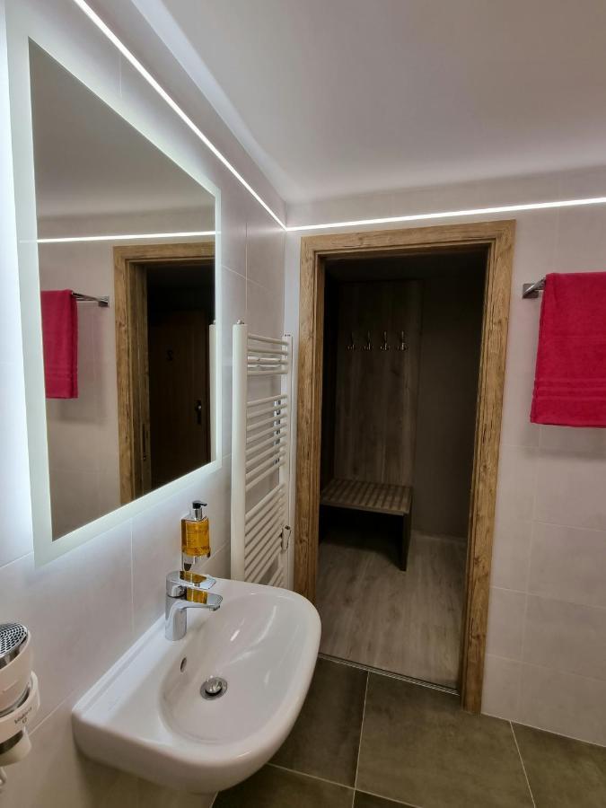 Apartmany Etenia Кадань Экстерьер фото