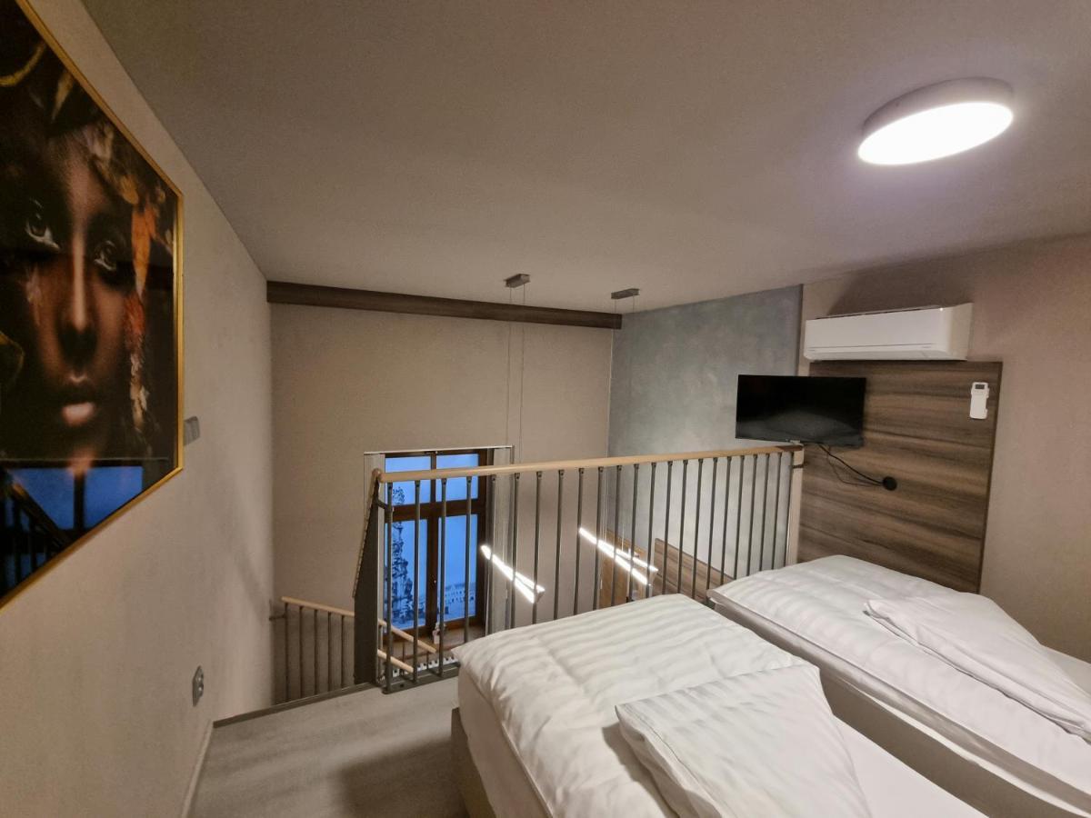 Apartmany Etenia Кадань Экстерьер фото
