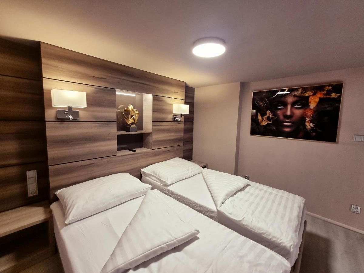 Apartmany Etenia Кадань Экстерьер фото