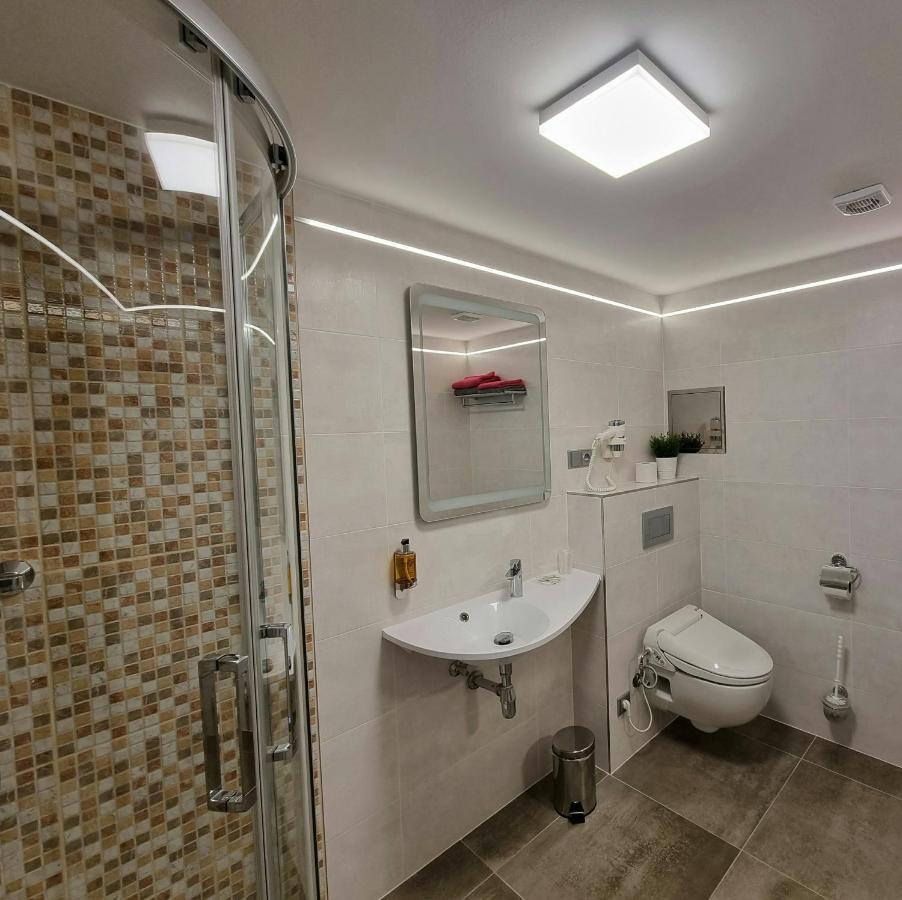 Apartmany Etenia Кадань Экстерьер фото