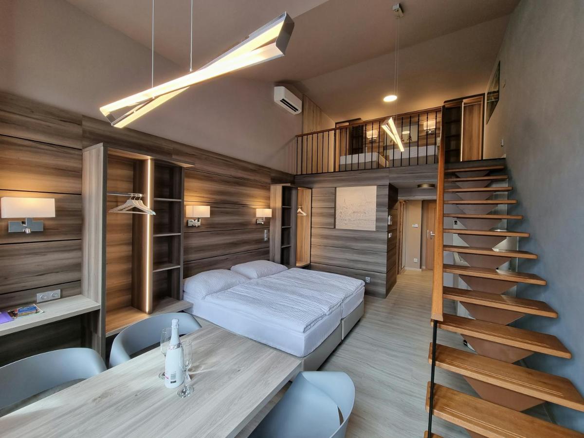 Apartmany Etenia Кадань Экстерьер фото