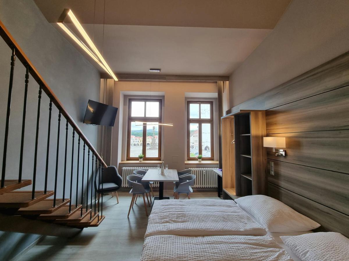 Apartmany Etenia Кадань Экстерьер фото