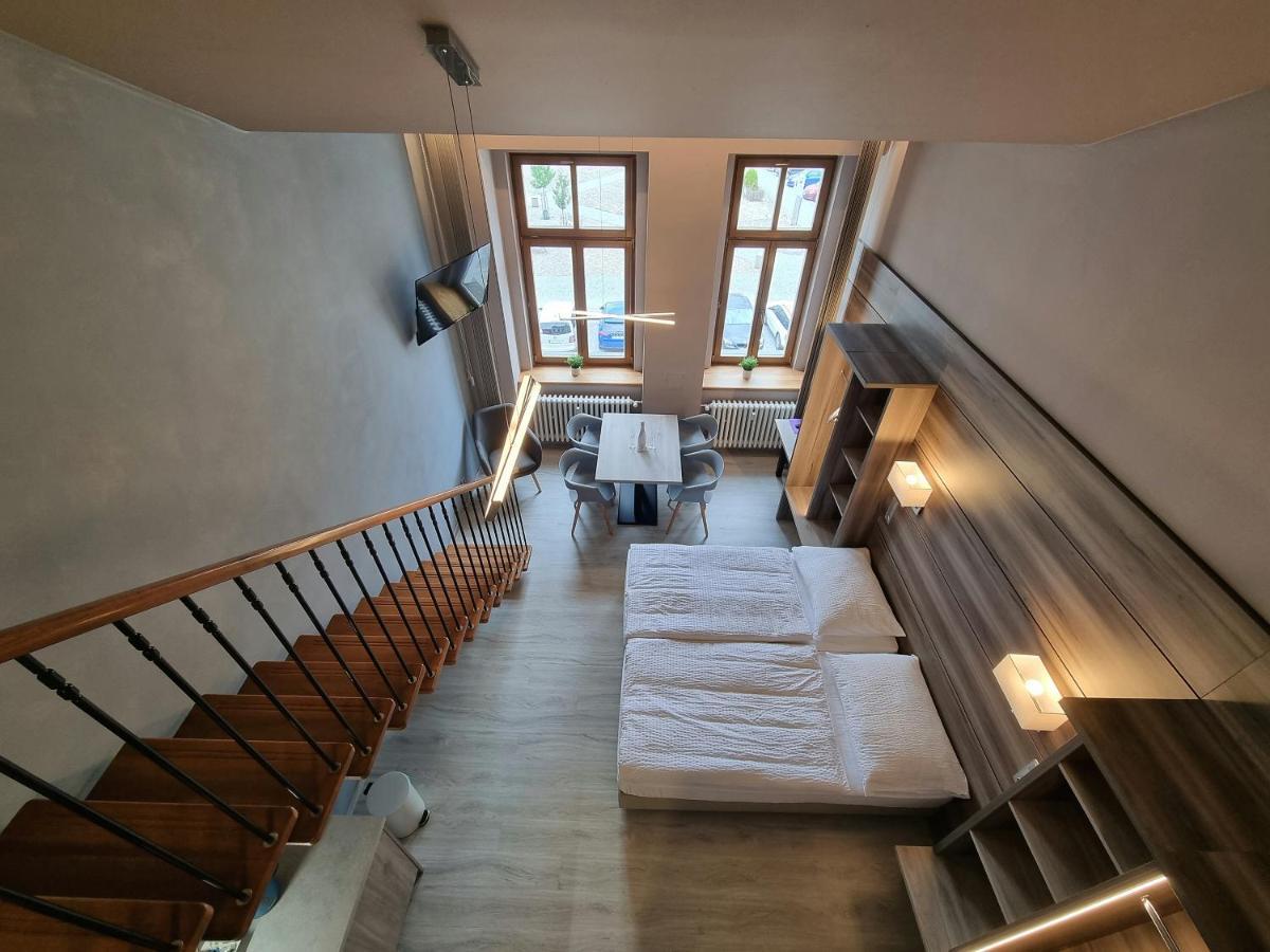 Apartmany Etenia Кадань Экстерьер фото
