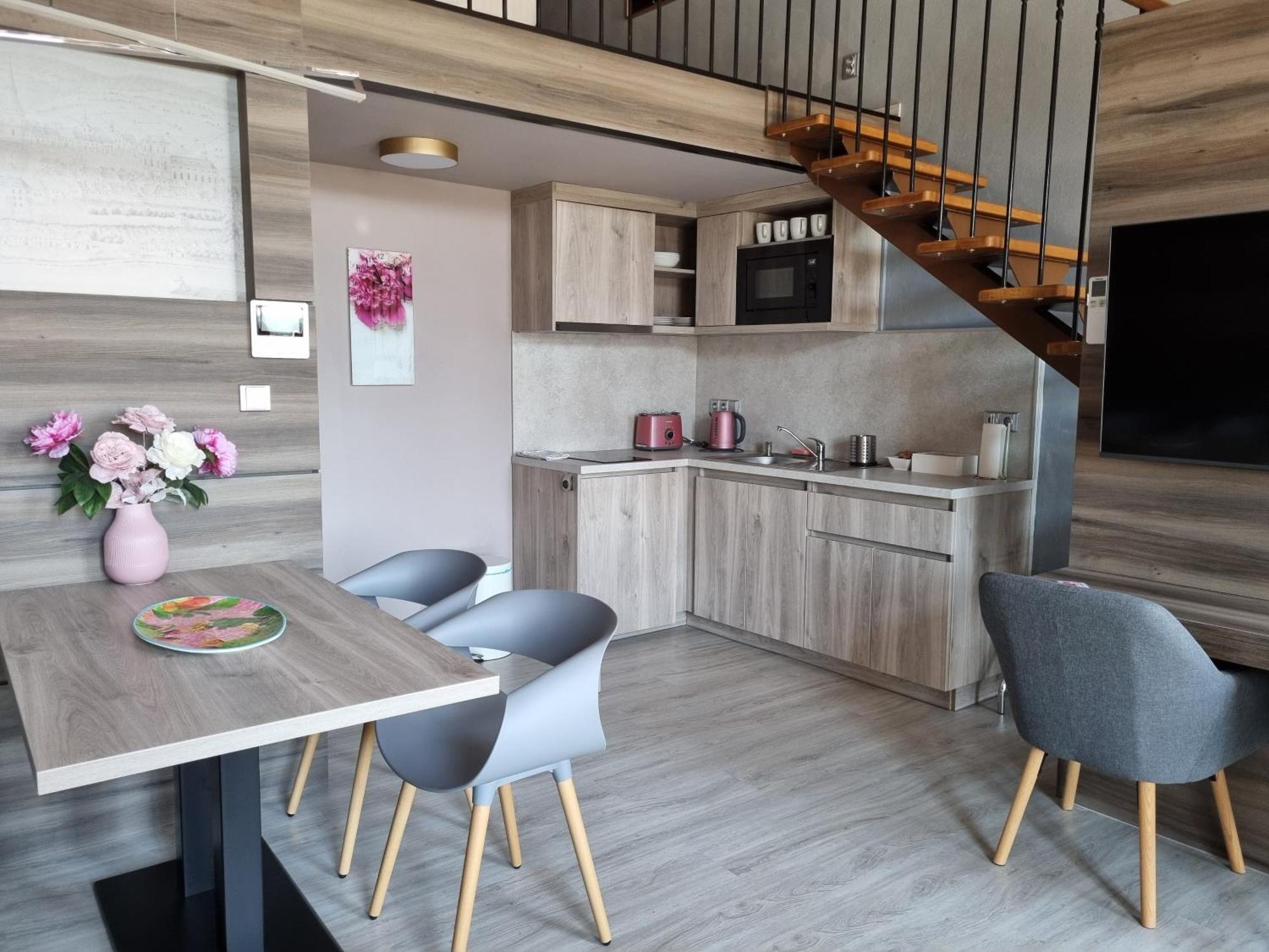 Apartmany Etenia Кадань Экстерьер фото